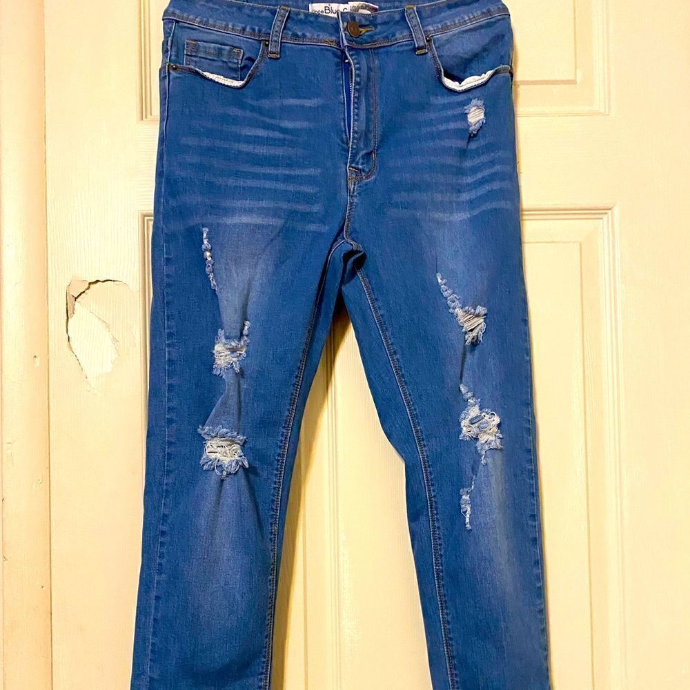Blue company skinny distressed jeans size 9